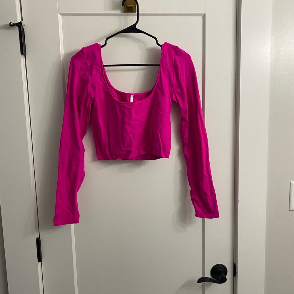 NWOT aritzia crop top